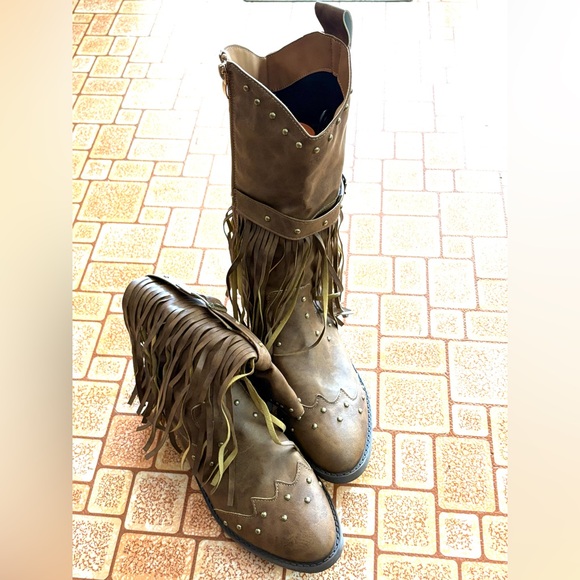 🆕Women’s Western Mid-Calf Tan To Light Brown Colored Cowboy Boots. Size 8. - Picture 3 of 7